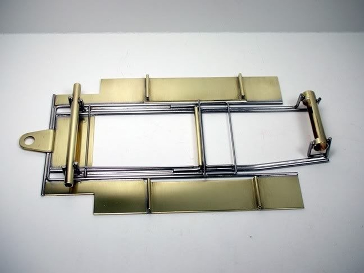 finishedchassis002.jpg