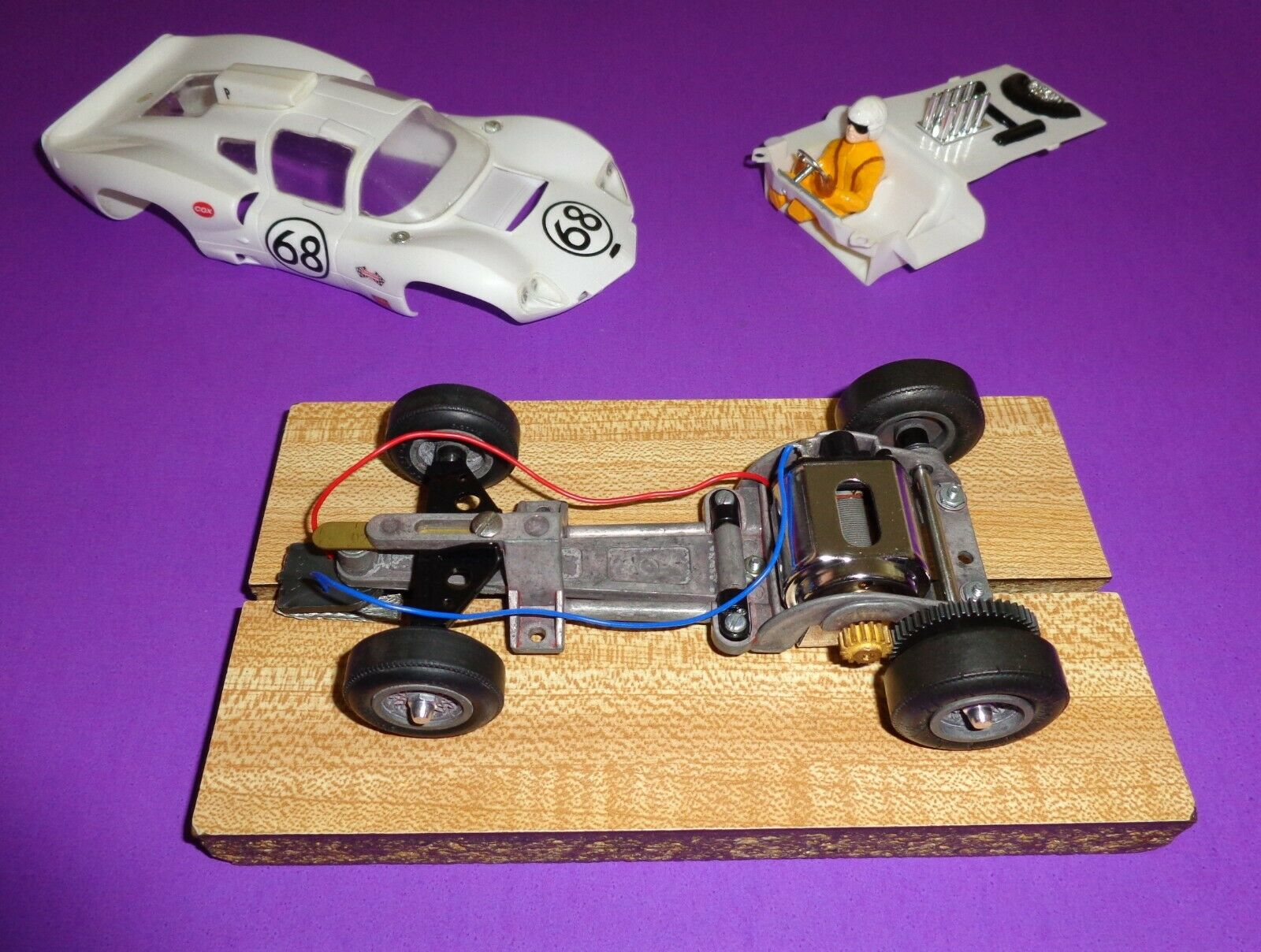 750 Cox Team Modified(?) Chaparral 2D - Production 1/24 Vintage